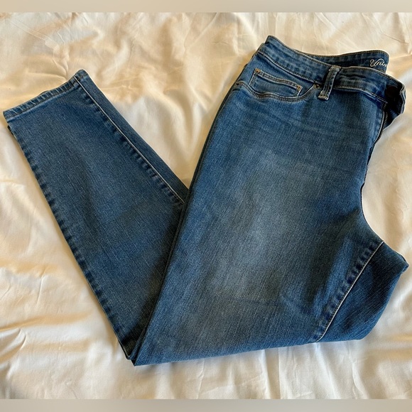 Universal Thread Jeans - Picture 5 of 5